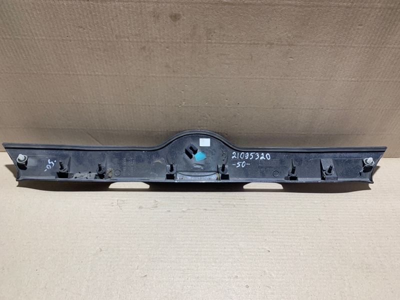 Панель подсветки номера CAMRY 50 12-15 Панель подсветки номера CAMRY 50 12-15