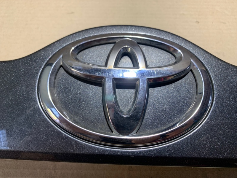 Панель подсветки номера CAMRY 50 12-15 Панель подсветки номера CAMRY 50 12-15