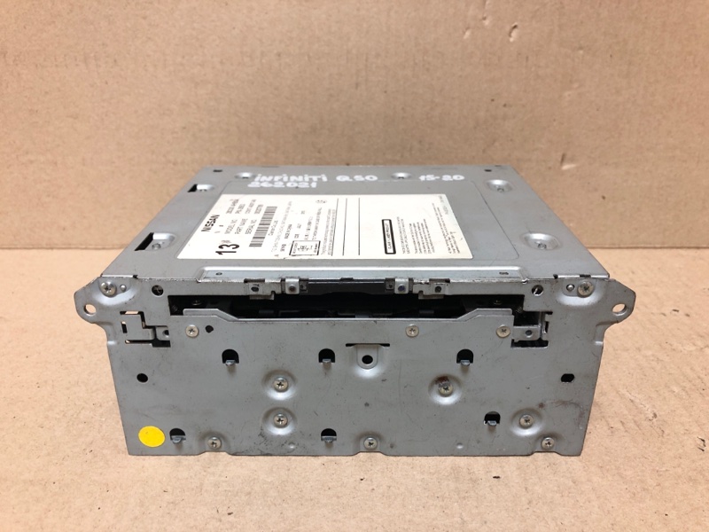 Запчасть магнитола INFINITI Q50 15-20 28330-4HB0A Б/У Магнитола INFINITI Q50 15-20 28330-4HB0A Б/У