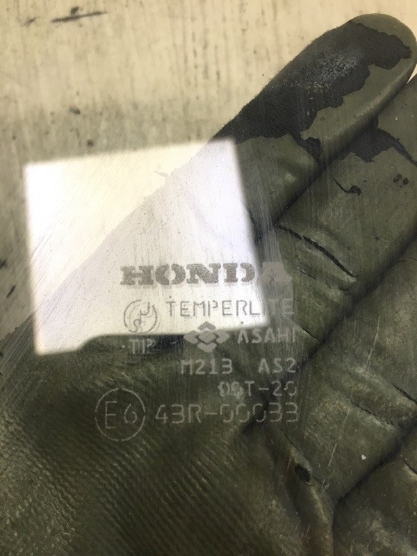 Стекло двери заднее левое HONDA CRV 95-01 Внедорожник 2.0 B20Z2