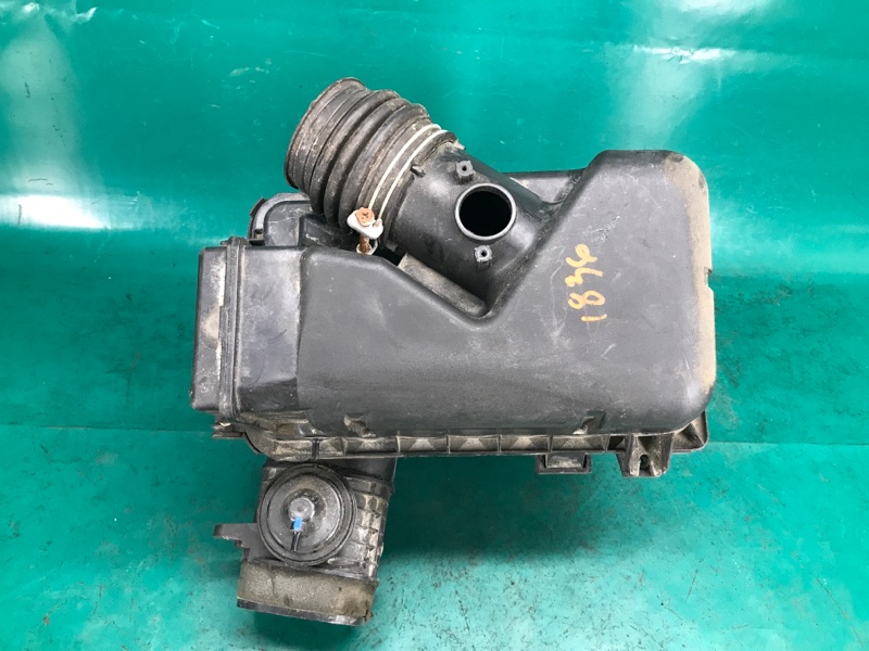 Корпус воздушного фильтра SOLARA 03-09 2006 Кабриолет 3.3 3MZ-FE