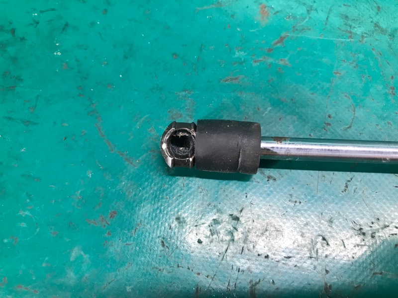 Амортизатор капота TOYOTA SOLARA 03-09 Кабриолет 3.3 3MZ-FE