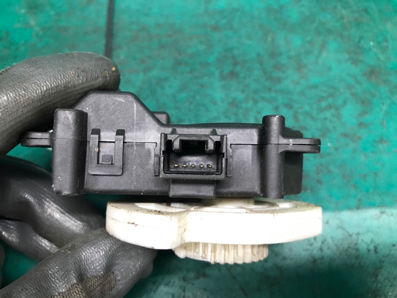 Моторчик заслонки печки TOYOTA CAMRY 40 06-11 Седан 2.4 2AZFE Моторчик заслонки печки TOYOTA CAMRY 40 06-11 Седан 2.4 2AZFE