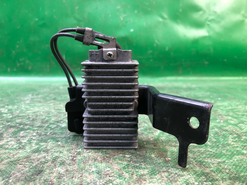 Резистор топливного насоса TOYOTA SIENNA 11-16 23080-31160 Б/У