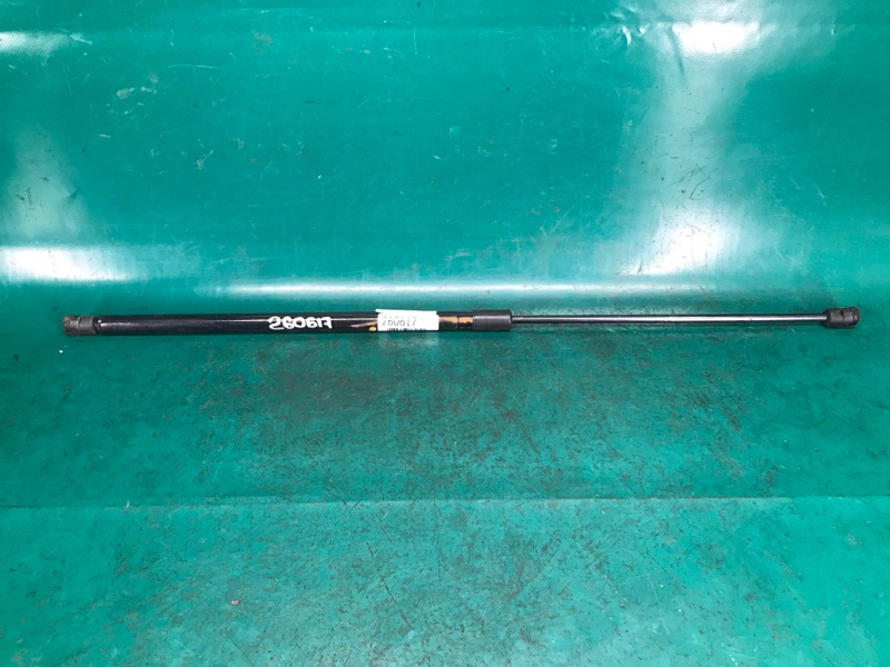 Запчасть амортизатор капота левый KIA SOUL PS 13-19 2016 PS 2.0 G4NC 81161-B2000 Б/У Амортизатор капота левый KIA SOUL PS 13-19 2016 PS 2.0 G4NC 81161-B2000 Б/У