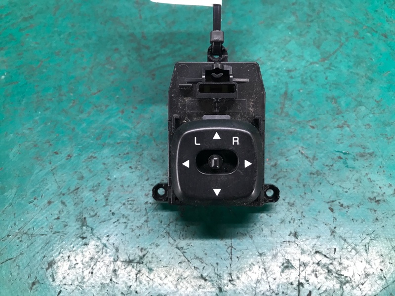 Запчасть блок управления зеркалами KIA SOUL PS 13-19 2016 PS 2.0 G4NC Б/У Блок управления зеркалами KIA SOUL PS 13-19 2016 PS 2.0 G4NC Б/У