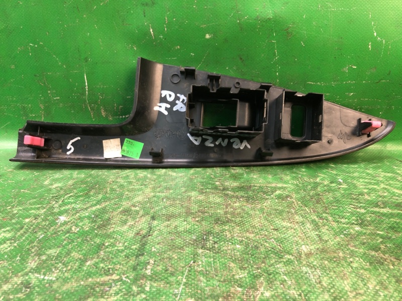 Накладка кнопок стеклоподъемника передняя правая TOYOTA VENZA 09-16