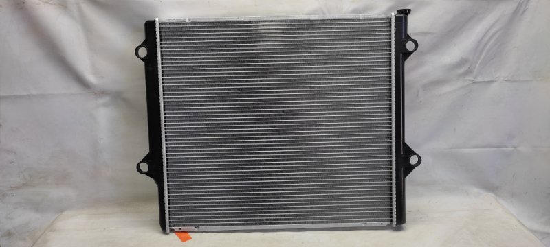 Радиатор основной 4RUNNER 02-09 UZN215 Радиатор основной 4RUNNER 02-09 UZN215