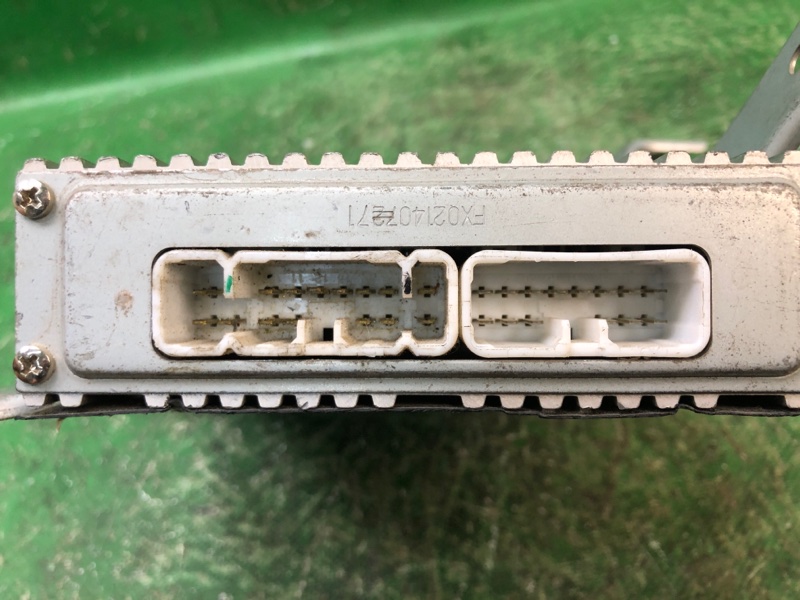 Усилитель звука LAND CRUISER 100 97-06