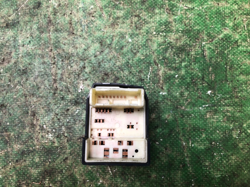 Блок управления зеркалами TOYOTA PRIUS - 30 09-17