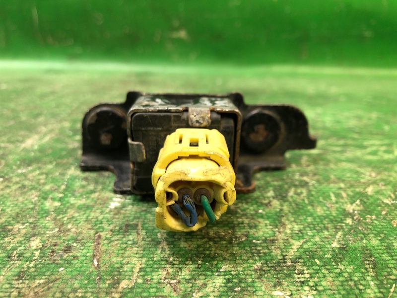 Датчик удара передний левый FORESTER SG 02-07 Датчик удара передний левый FORESTER SG 02-07