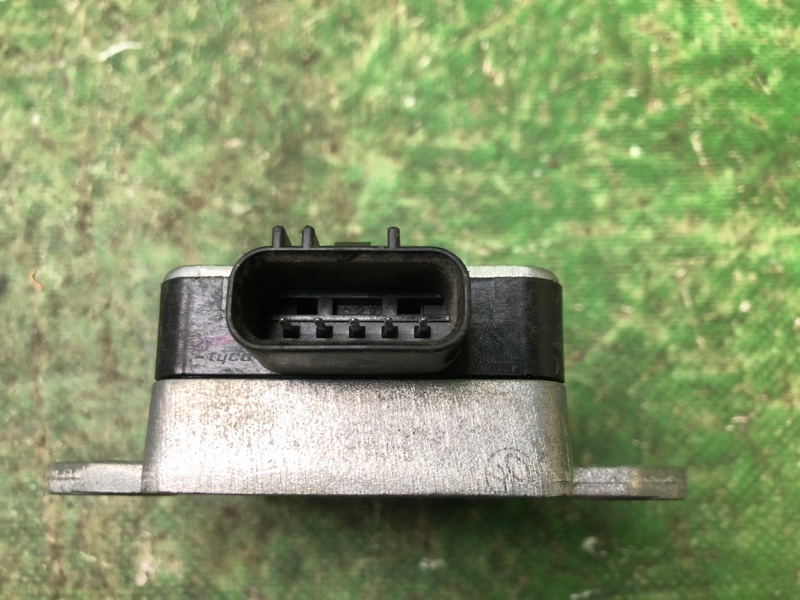 Датчик ESP GS350 GS300 05-11 Датчик ESP GS350 GS300 05-11