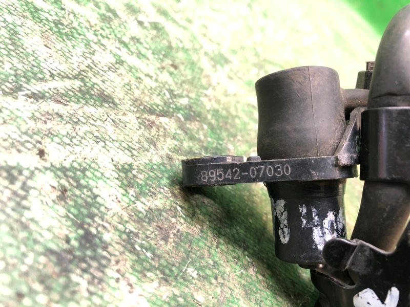 Датчик ABS передний правый CAMRY 40 06-11