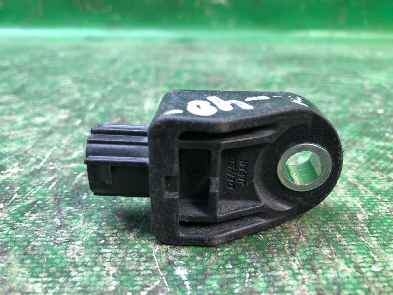 Запчасть датчик удара передний правый TOYOTA CAMRY 40 06-11 89173-09400 Б/У Датчик удара передний правый TOYOTA CAMRY 40 06-11 89173-09400 Б/У