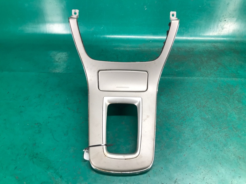 Консоль центральная NISSAN SENTRA B17 12-21 2015 Седан 1.8 MRA8DE 96941-3SG1A Б/У