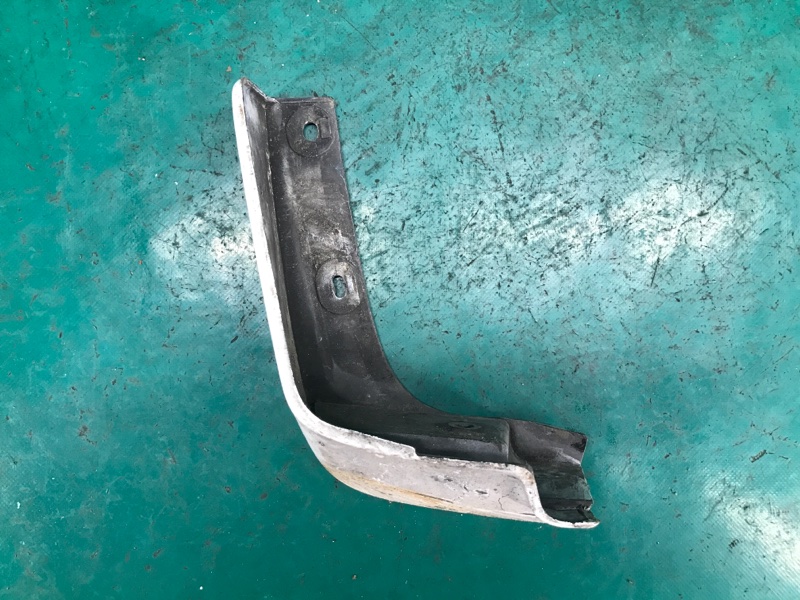 Запчасть брызговик передний левый NISSAN SENTRA B17 12-21 2015 Седан 1.8 MRA8DE 999J2-L3003 Б/У Брызговик передний левый NISSAN SENTRA B17 12-21 2015 Седан 1.8 MRA8DE 999J2-L3003 Б/У