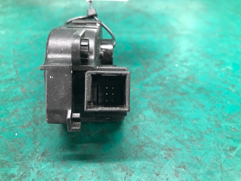 Моторчик заслонки печки SENTRA B17 12-21 2015 Седан 1.8 MRA8DE Моторчик заслонки печки SENTRA B17 12-21 2015 Седан 1.8 MRA8DE