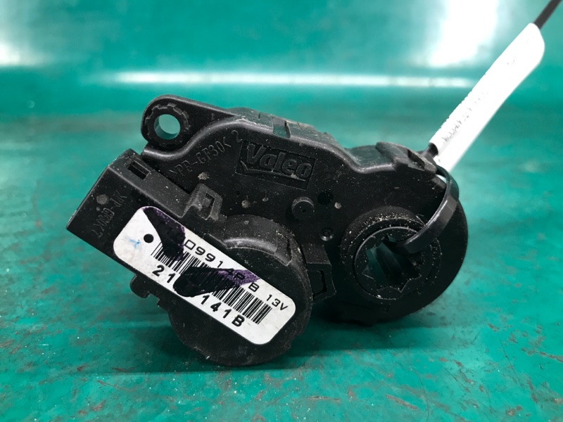 Запчасть моторчик заслонки печки NISSAN SENTRA B17 12-21 2015 Седан 1.8 MRA8DE 27731-3DF0A Б/У Моторчик заслонки печки NISSAN SENTRA B17 12-21 2015 Седан 1.8 MRA8DE 27731-3DF0A Б/У