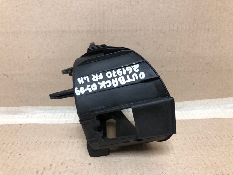 Кронштейн противотуманной фары передний левый OUTBACK 03-09 BP