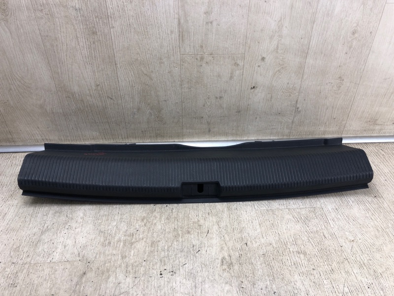 Накладка панели багажника внутренняя PASSAT B7 11-15 2014 A32 1.8 CPRA