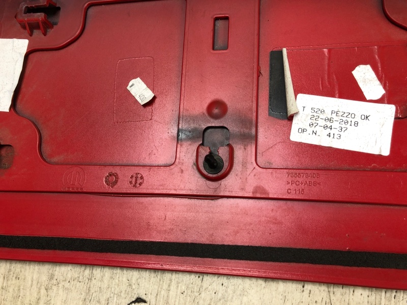 Спойлер крышки багажника RENEGADE (BU) 14- 2018 BU 2.4 ED6 Спойлер крышки багажника RENEGADE (BU) 14- 2018 BU 2.4 ED6