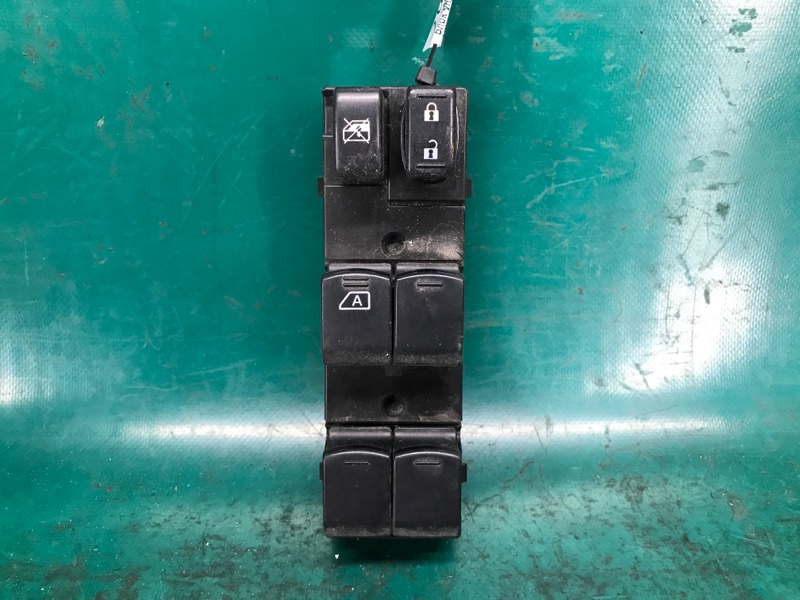 Блок управления стеклоподъемниками передний левый NISSAN ROGUE 08-15 2013 Внедорожник 2.5 QR25DE 25401-1VK0A Б/У