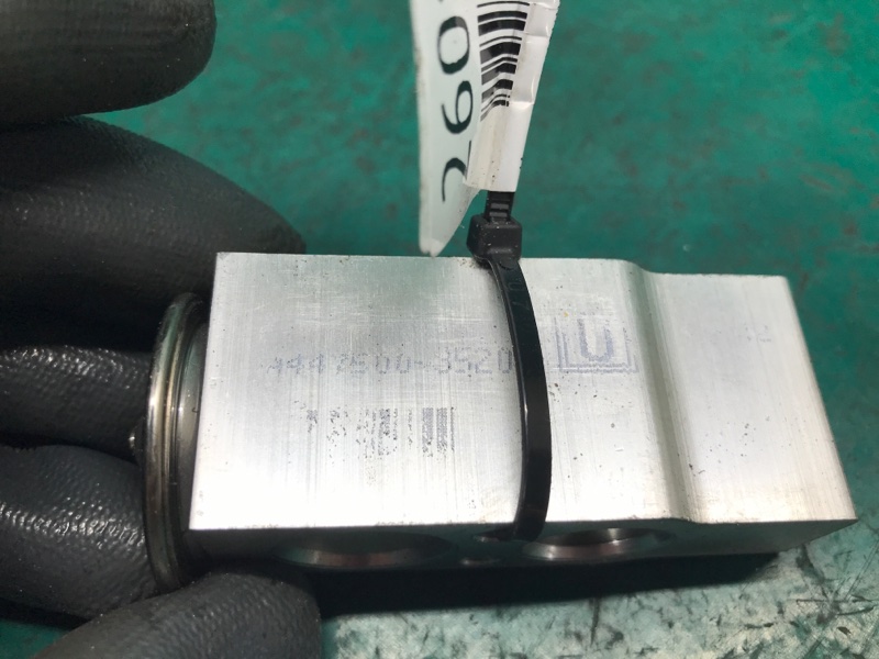 Клапан кондиционера TLX 14-17 2016 Седан 2.4L 4