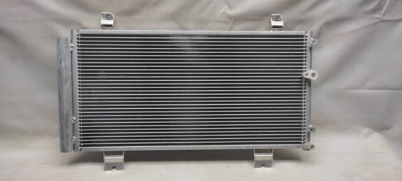 Запчасть радиатор кондиционера LEXUS IS250/350 05-13 88460-53030 новая Радиатор кондиционера LEXUS IS250/350 05-13 88460-53030 новая