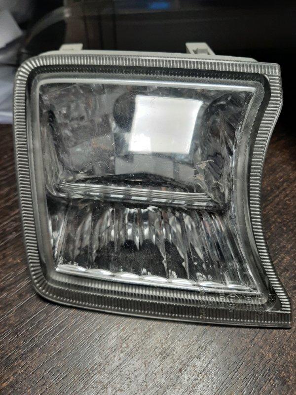 Указатель поворота передний левый TOYOTA PRIUS - 30 09-17 81520-47010 новая