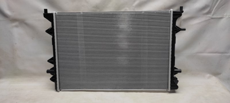 Радиатор основной JETTA USA 10-17