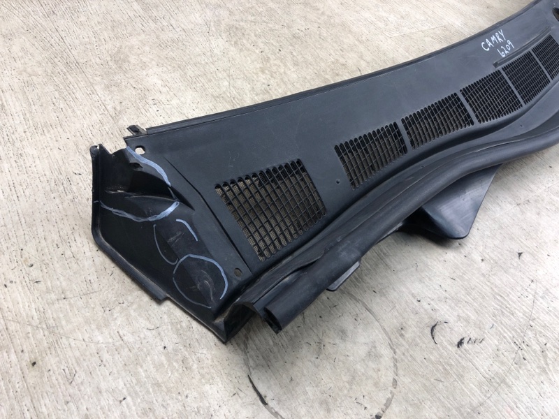 Пластик под лобовое стекло / Жабо CAMRY 55 14-17 2016 ASV50 2.5 2ARFE