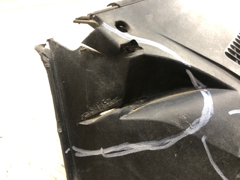 Пластик под лобовое стекло / Жабо CAMRY 55 14-17 2016 ASV50 2.5 2ARFE