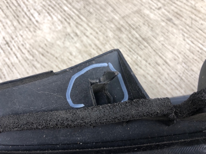 Пластик под лобовое стекло / Жабо CAMRY 55 14-17 2016 ASV50 2.5 2ARFE