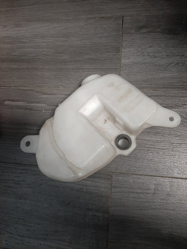 Бачок омывателя MITSUBISHI PAJERO SPORT 96-09 MR322816 новая