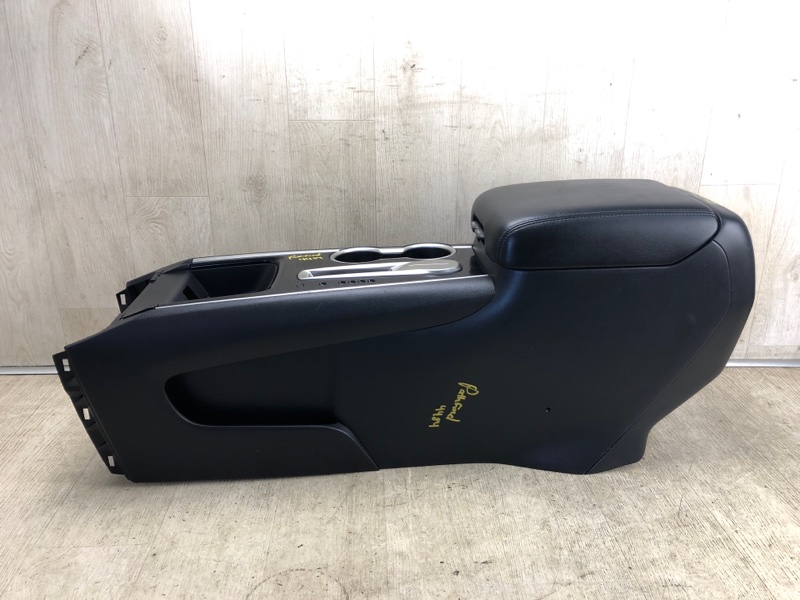 Консоль центральная PATHFINDER R52 12-21 2018 R52 3.5 VQ35DD