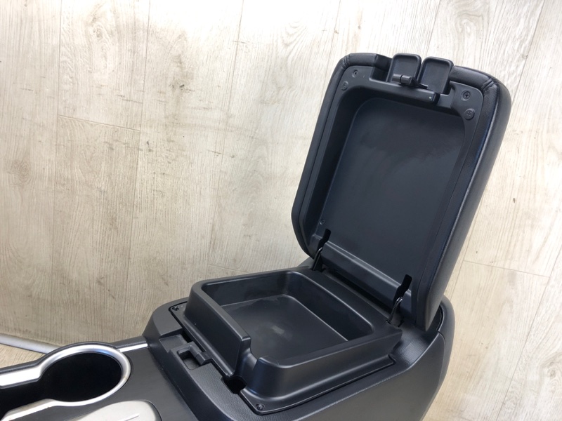 Консоль центральная PATHFINDER R52 12-21 2018 R52 3.5 VQ35DD