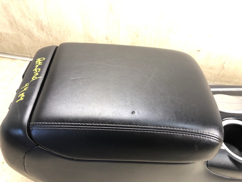 Консоль центральная PATHFINDER R52 12-21 2018 R52 3.5 VQ35DD