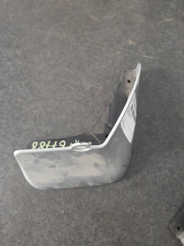 Брызговик задний правый LEAF 10-17