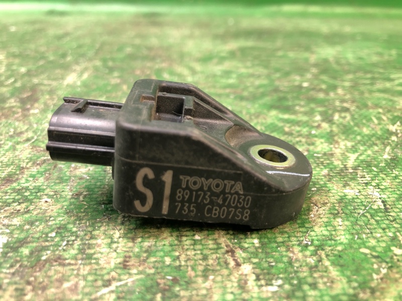 Датчик удара передний правый PRIUS - 30 09-17 Датчик удара передний правый PRIUS - 30 09-17