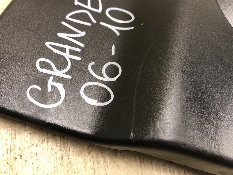 Пластик подкапотного отсека передний левый GRANDEUR 05-11 Пластик подкапотного отсека передний левый GRANDEUR 05-11