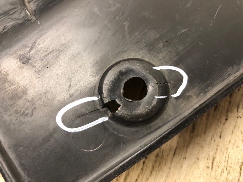 Пластик подкапотного отсека передний правый GRANDEUR 05-11