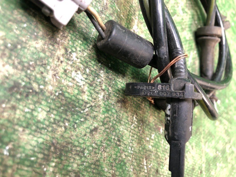 Датчик ABS передний QASHQAI 07-14