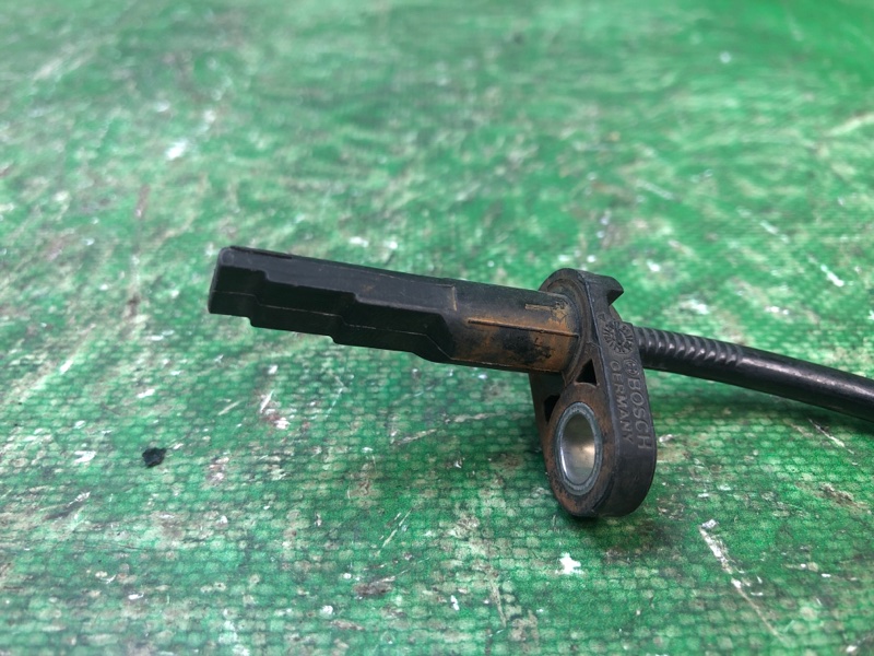 Датчик ABS передний NISSAN QASHQAI 07-14