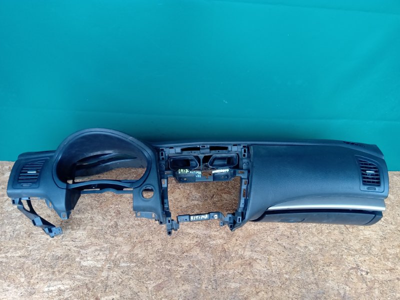 Торпедо NISSAN ALTIMA L33 12-18 68200-3TA4A Б/У