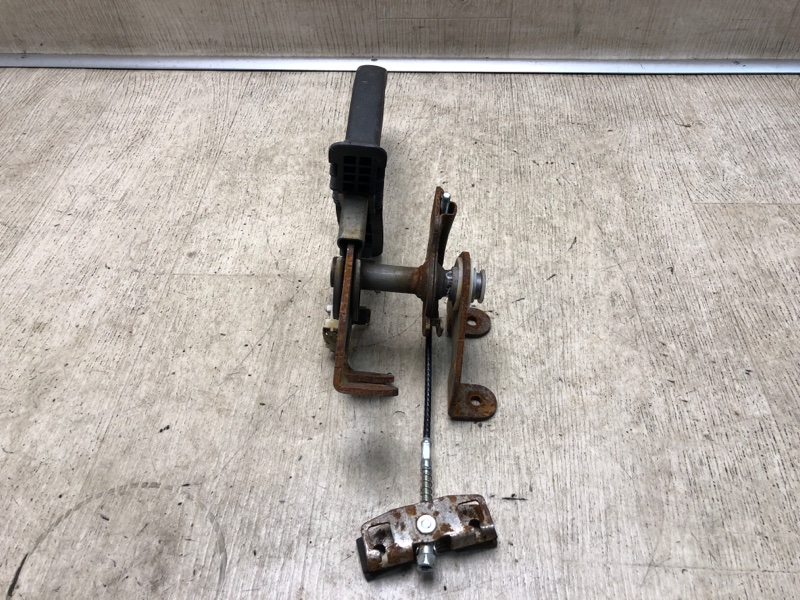 Рычаг стояночного тормоза ELANTRA AD 16- 2016 AD 2.0 G4NH