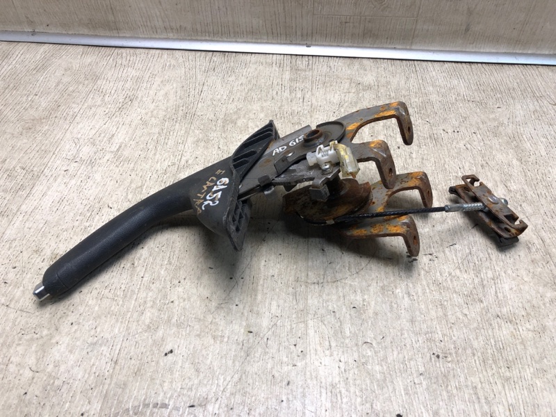 Рычаг стояночного тормоза ELANTRA AD 16- 2016 AD 2.0 G4NH