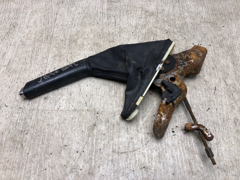 Рычаг стояночного тормоза VOLKSWAGEN JETTA USA 10-17 2013 162 2.5 CBUA 5C0 711 303 BK Б/У