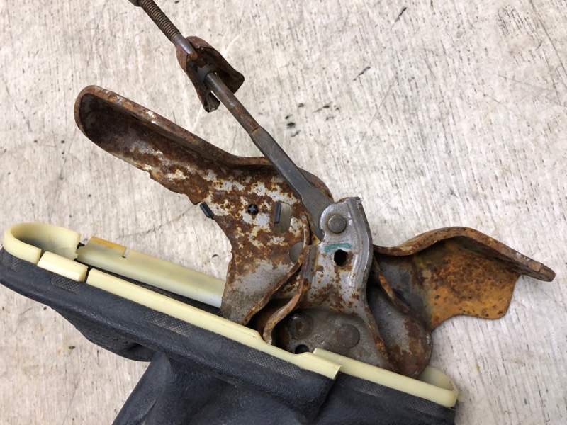 Рычаг стояночного тормоза JETTA USA 10-17 2013 162 2.5 CBUA