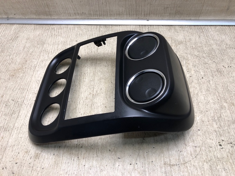 Накладка торпедо центр. PATRIOT 10-17 2014 MK74 2.0 ECN Накладка торпедо центр. PATRIOT 10-17 2014 MK74 2.0 ECN