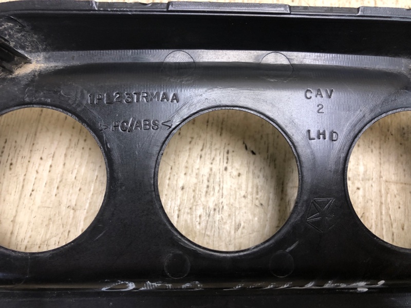 Накладка торпедо центр. PATRIOT 10-17 2014 MK74 2.0 ECN Накладка торпедо центр. PATRIOT 10-17 2014 MK74 2.0 ECN